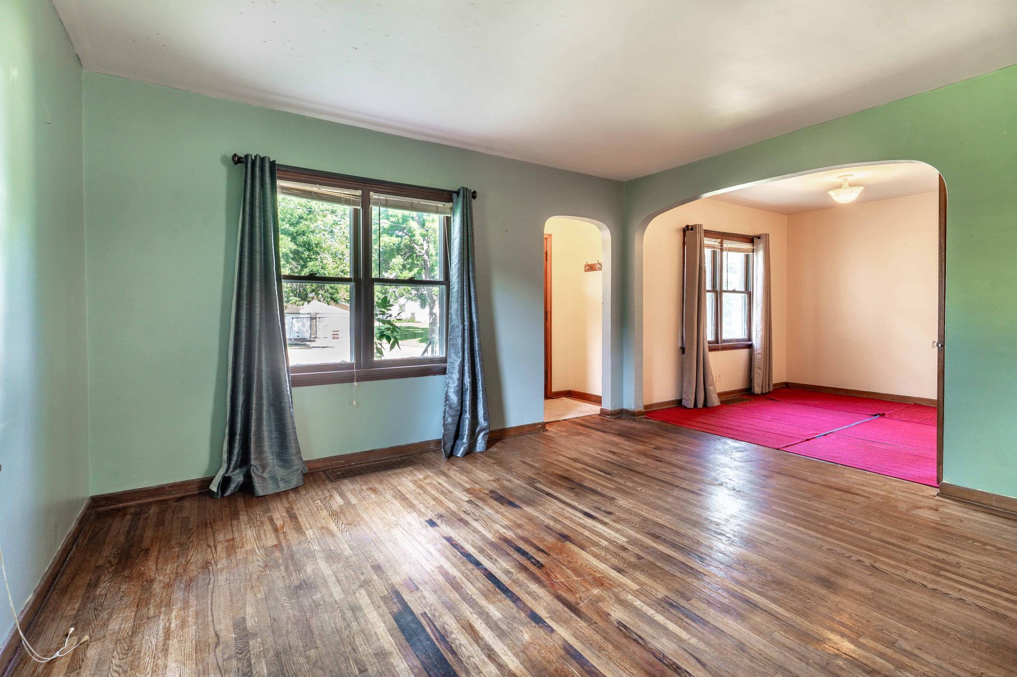 211 5th St SE PR-203.jpg