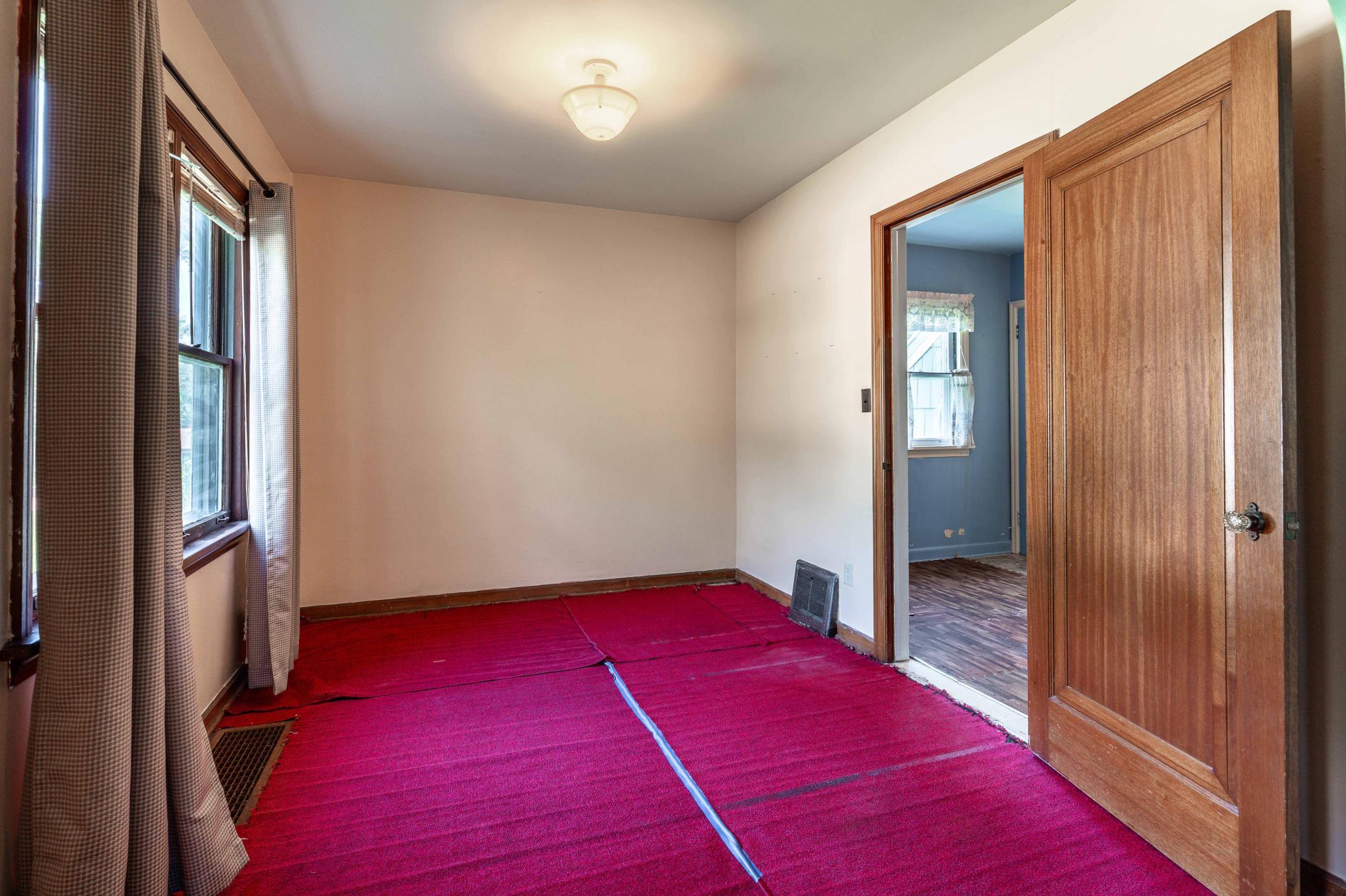 211 5th St SE PR-205.jpg