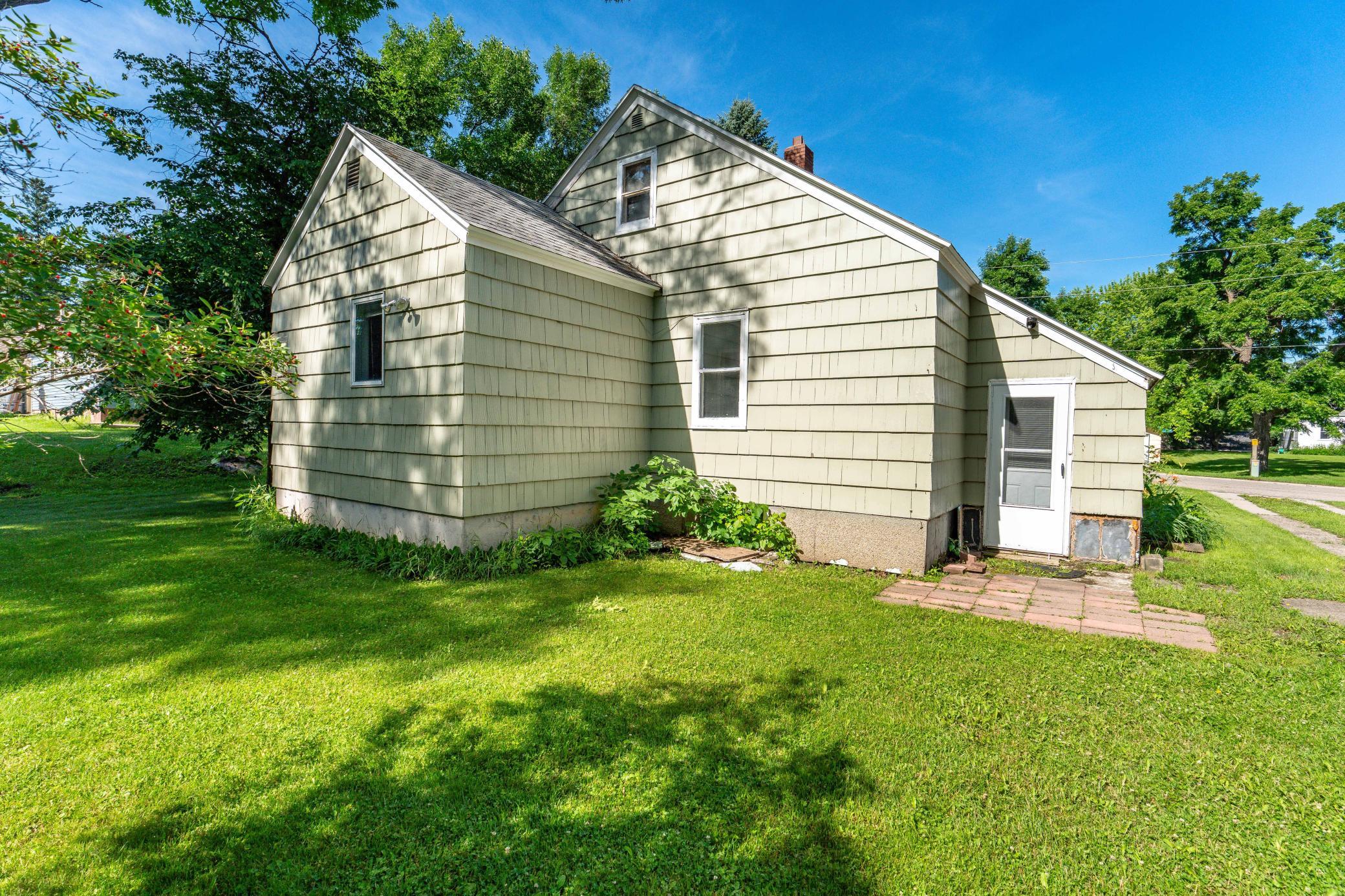211 5th St SE PR-108.jpg