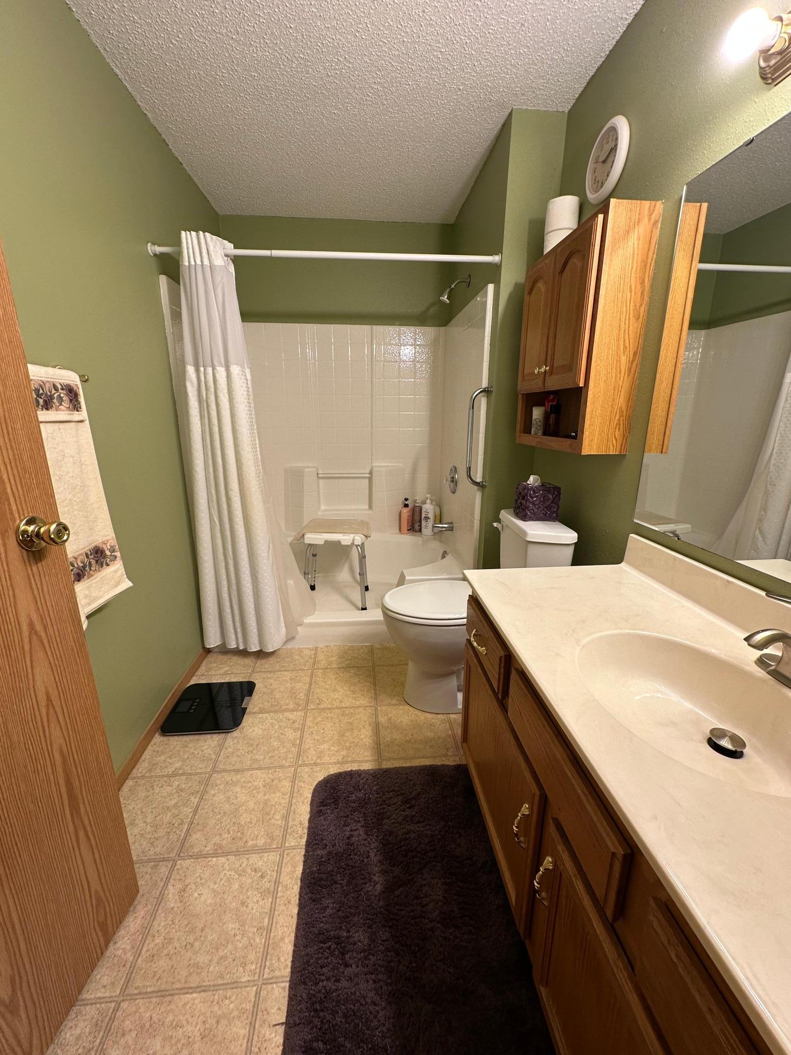 Primary 3/4 Bath