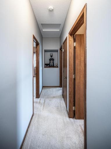 025-029-Hallway-748x1000.jpg