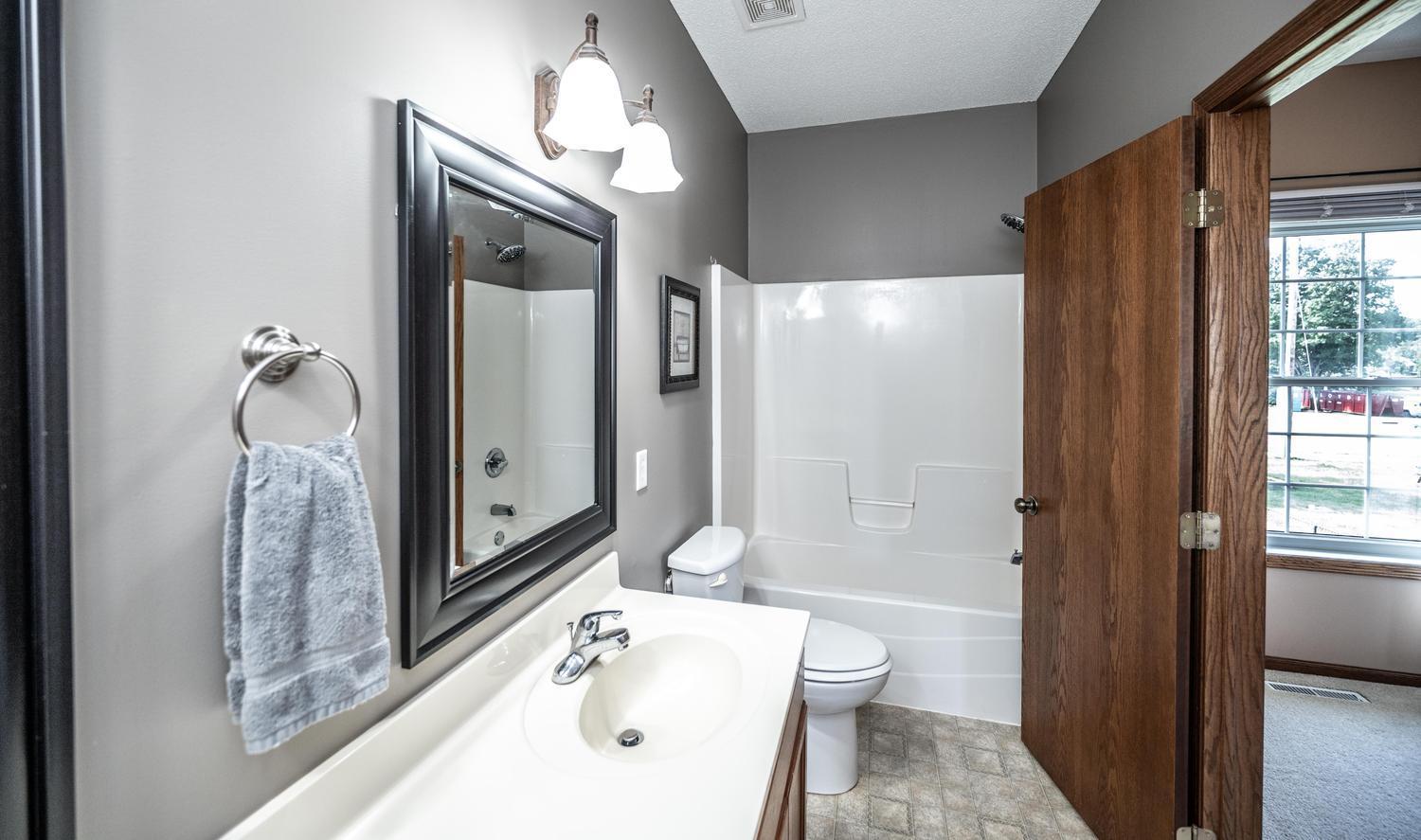 032-006-Primary Bath-1500x888.jpg