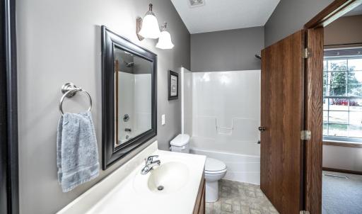032-006-Primary Bath-1500x888.jpg