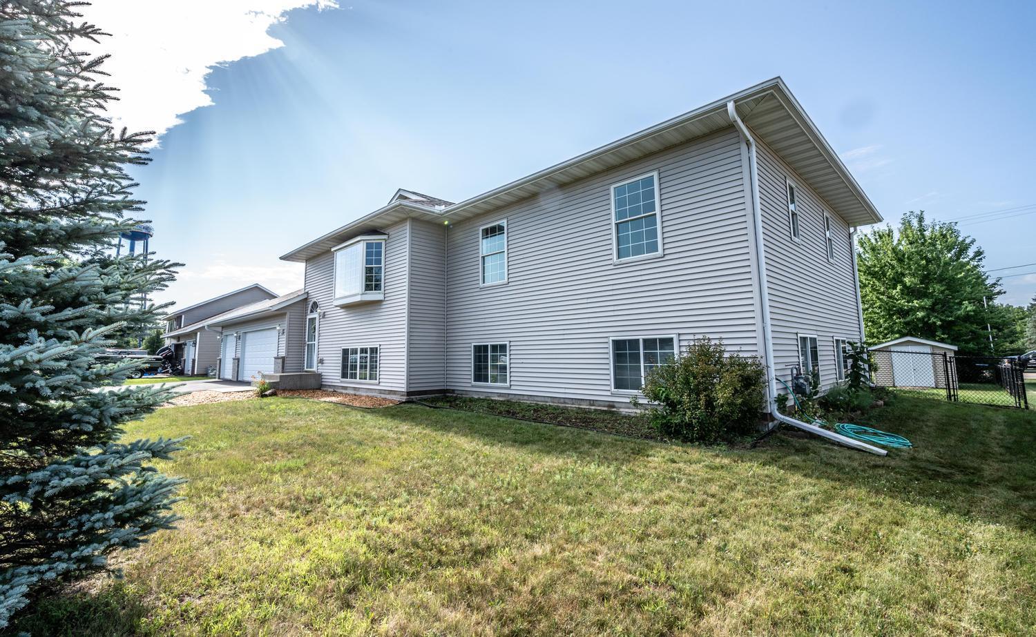 014-007-Front of Home-1500x923.jpg
