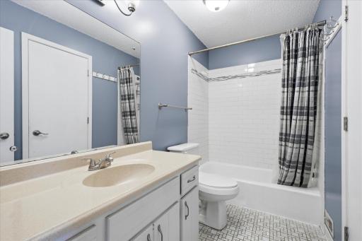 5215 84th Court N, Brooklyn Park, MN 55443