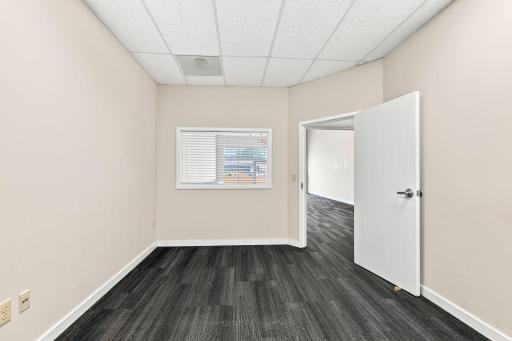 1789 Lexington Avenue N, Roseville, MN 55113