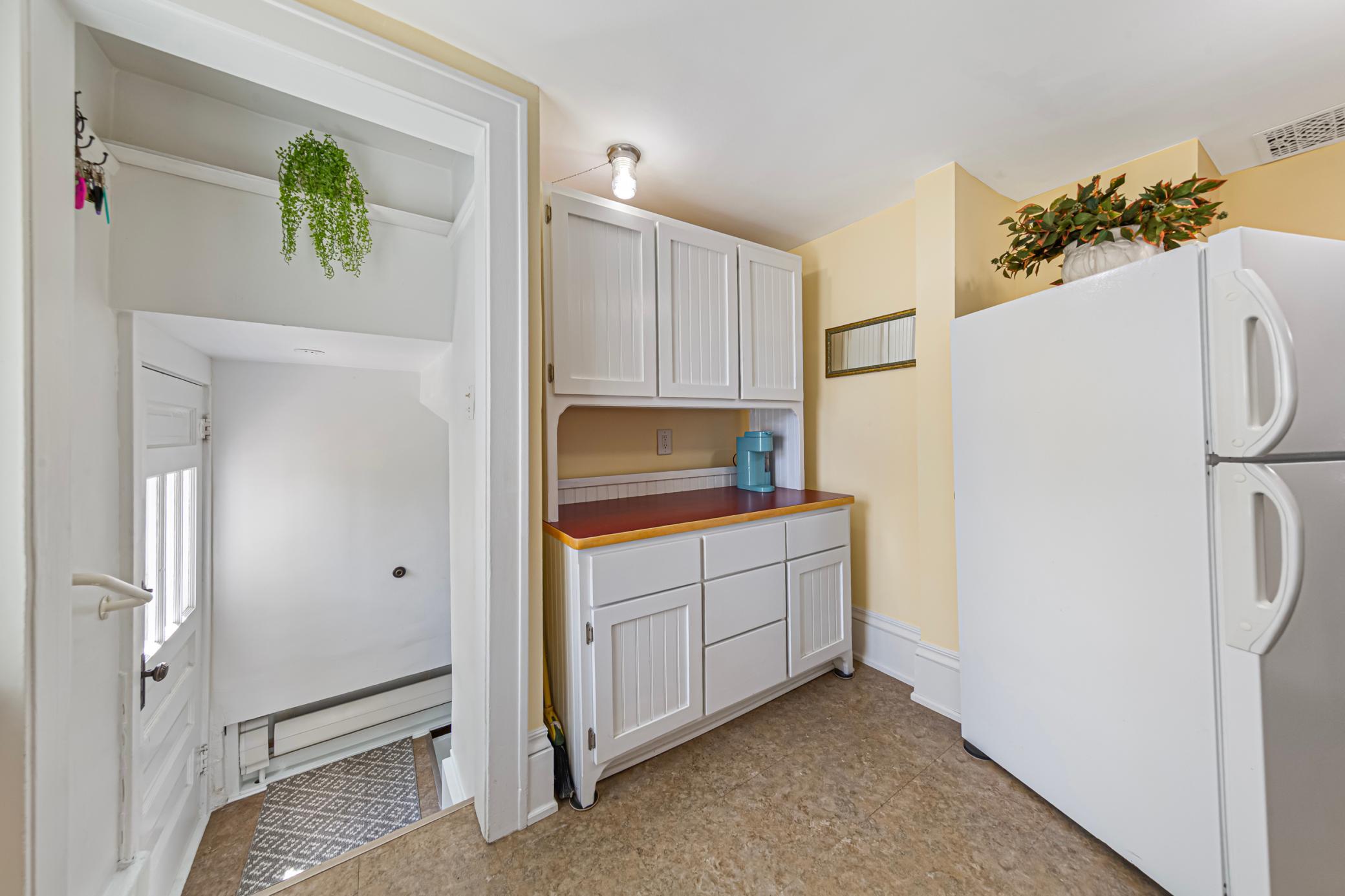 21_20 kitchen.jpg