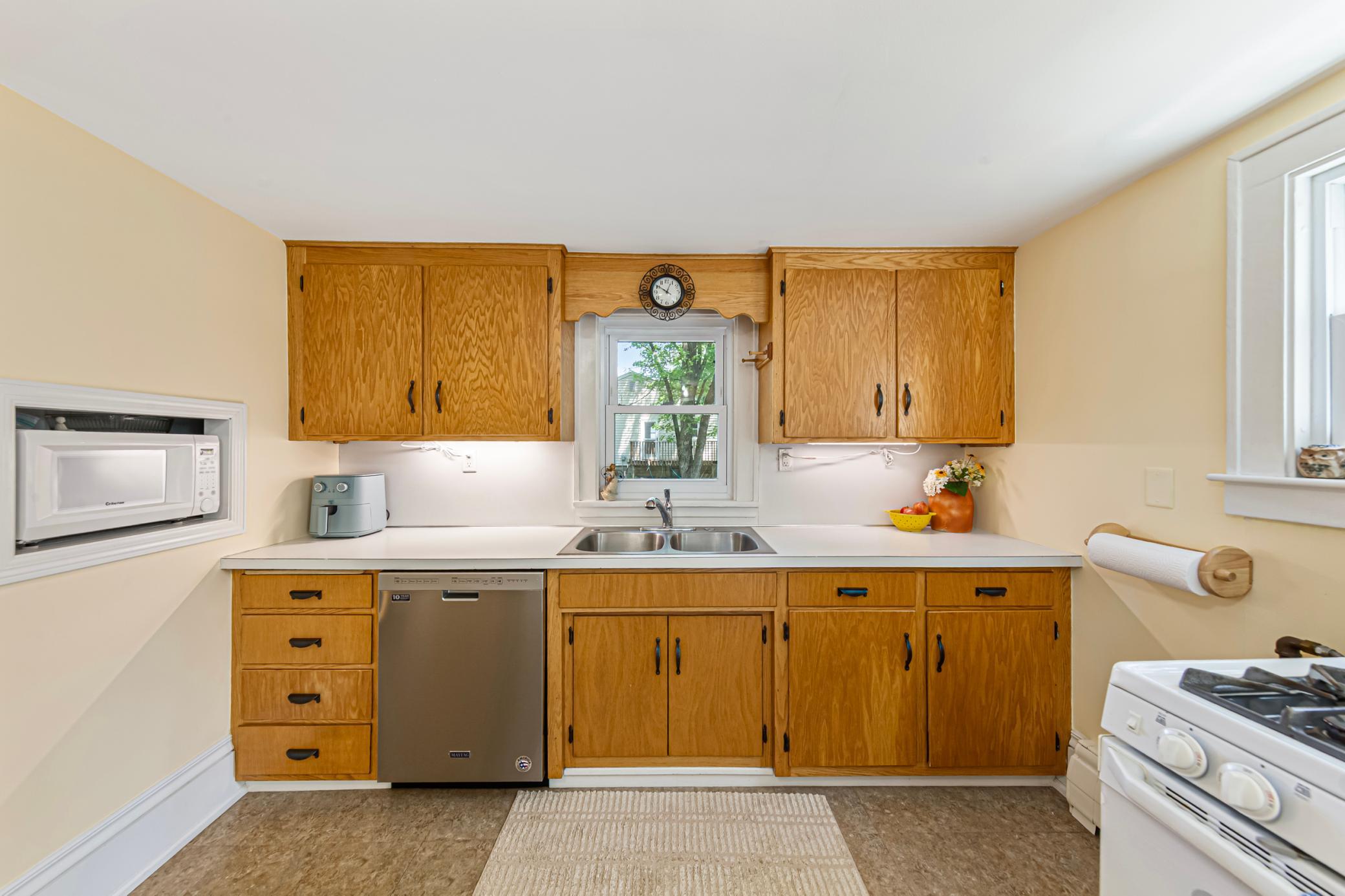 19_18 kitchen.jpg