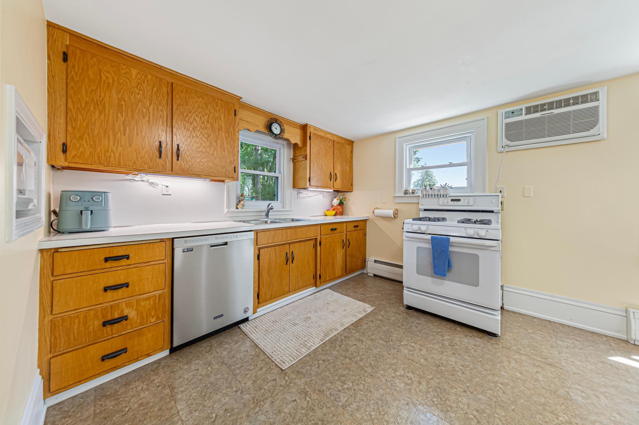18_17 kitchen.jpg