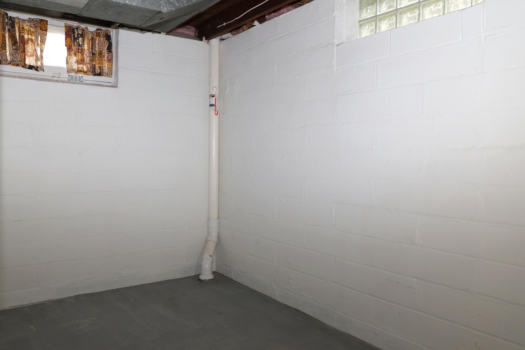 Basement (4).jpg