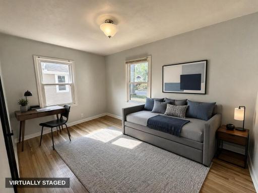 1874 Hawthorne Avenue E, Saint Paul, MN 55119