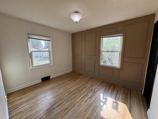 1874 Hawthorne Avenue E, Saint Paul, MN 55119
