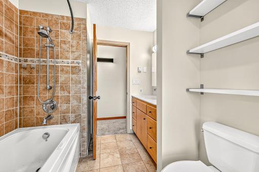 233 Sitka Street, Duluth, MN 55811