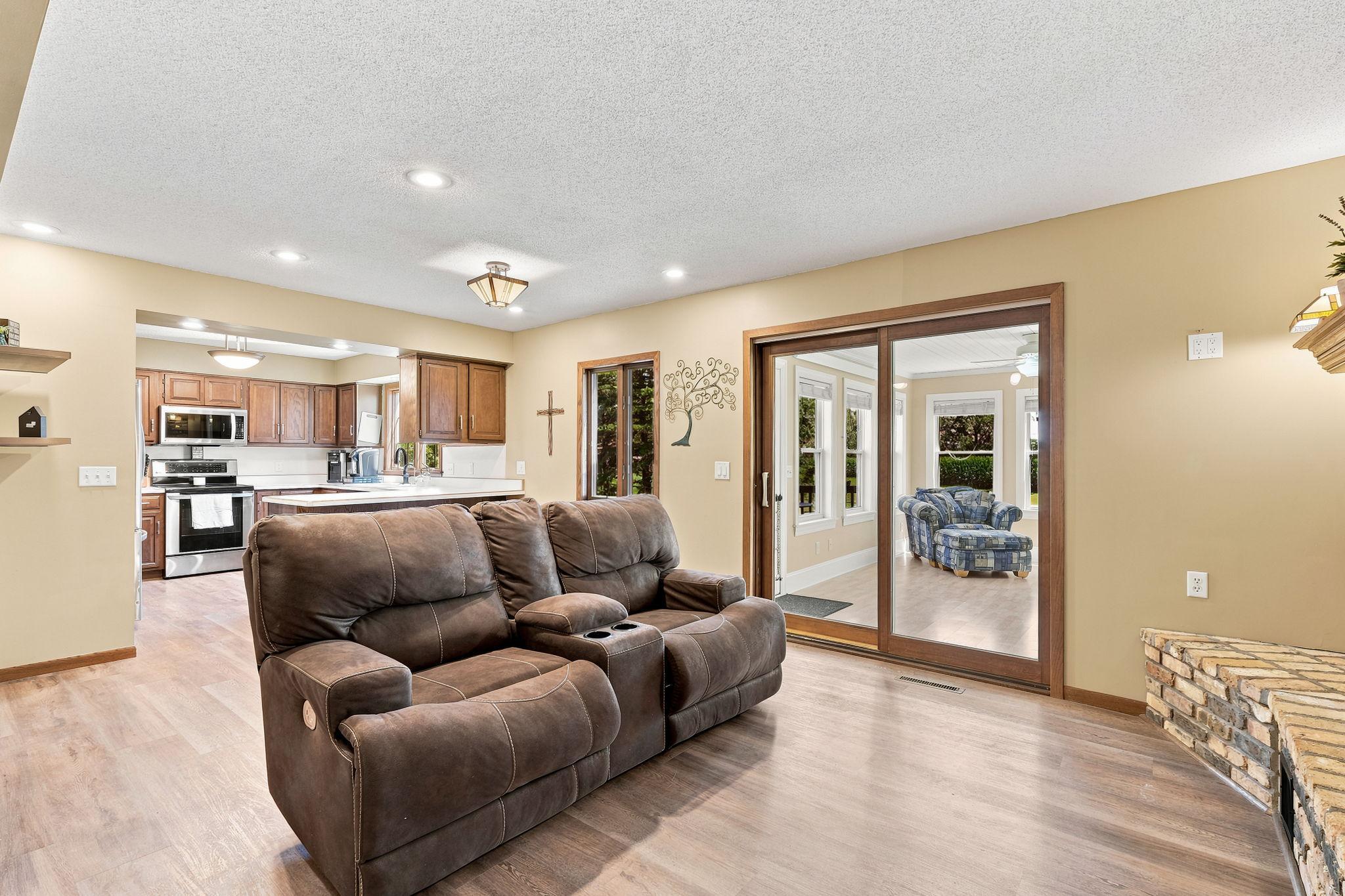 Open and Comfortable Living Space