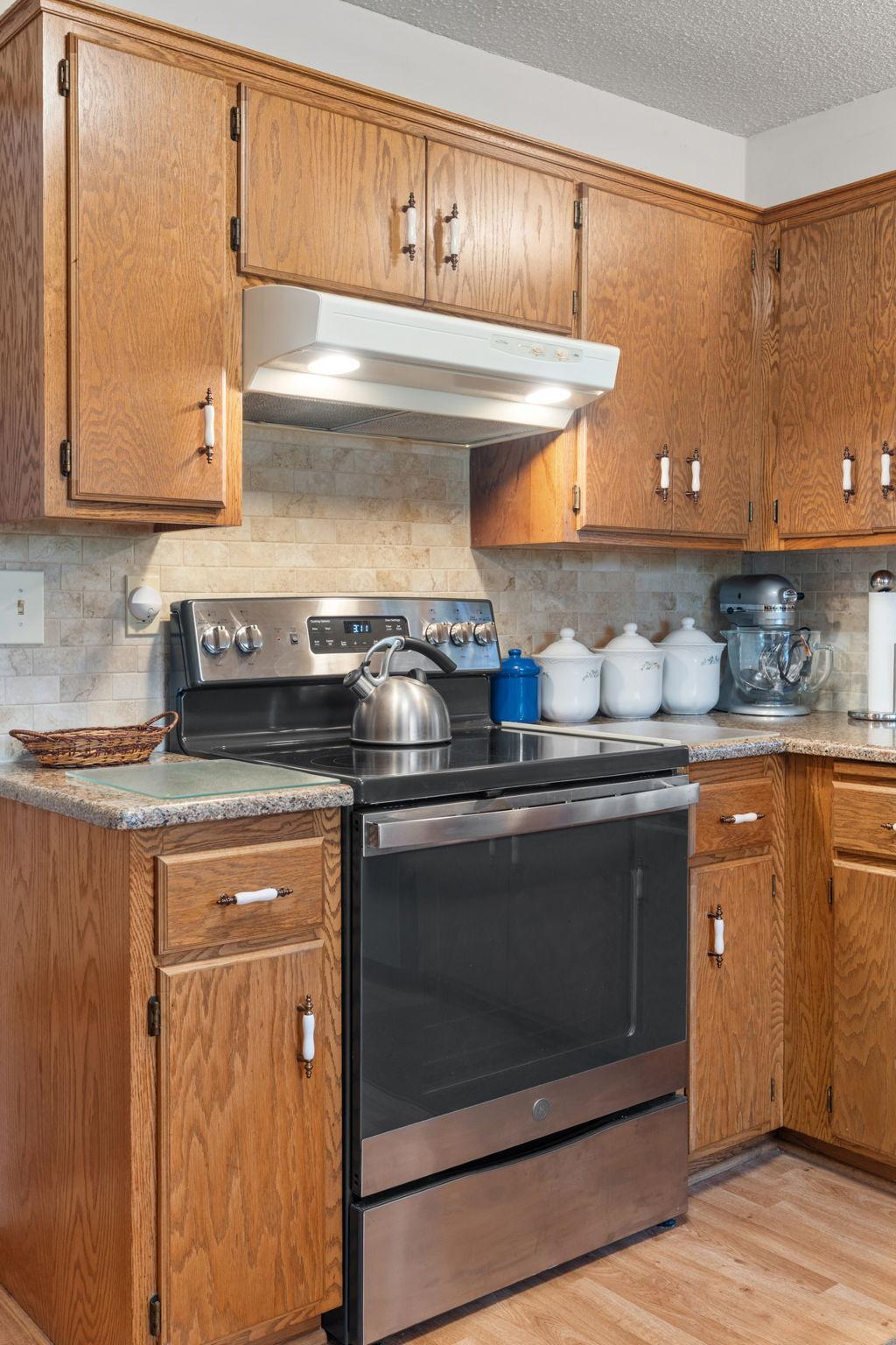 18-web-or-mls-13520 Havelock Trail-18.jpg