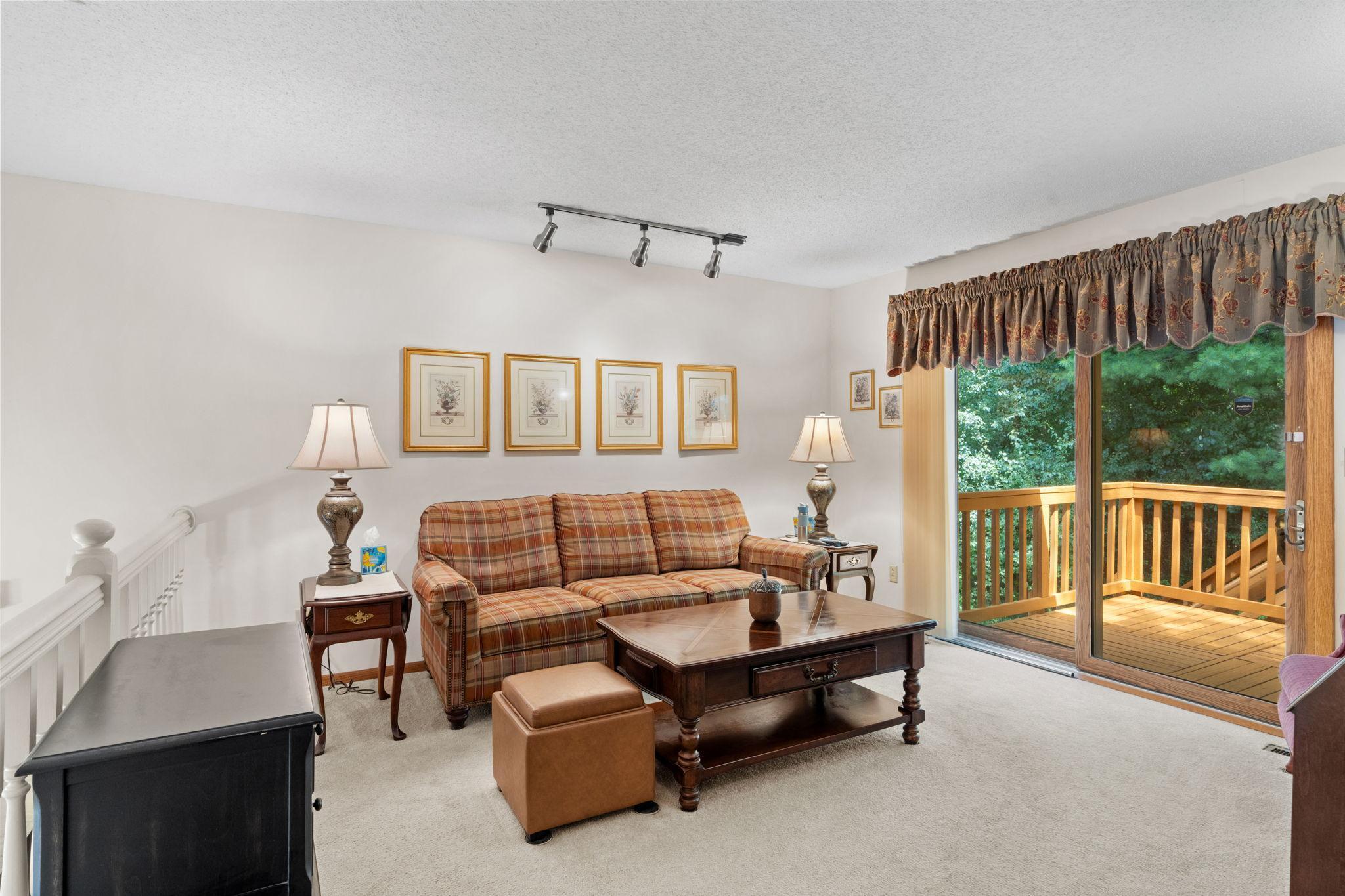 23-web-or-mls-13520 Havelock Trail-22.jpg