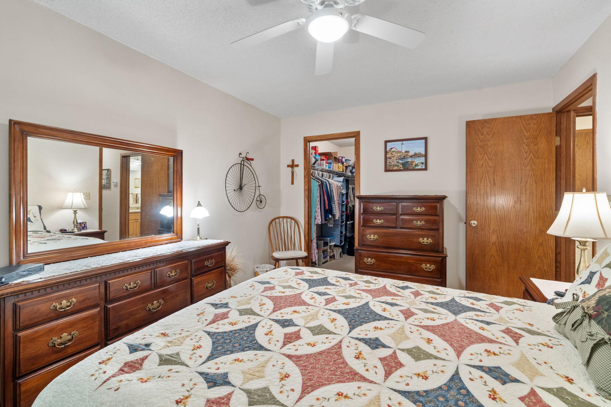 30-web-or-mls-13520 Havelock Trail-30.jpg