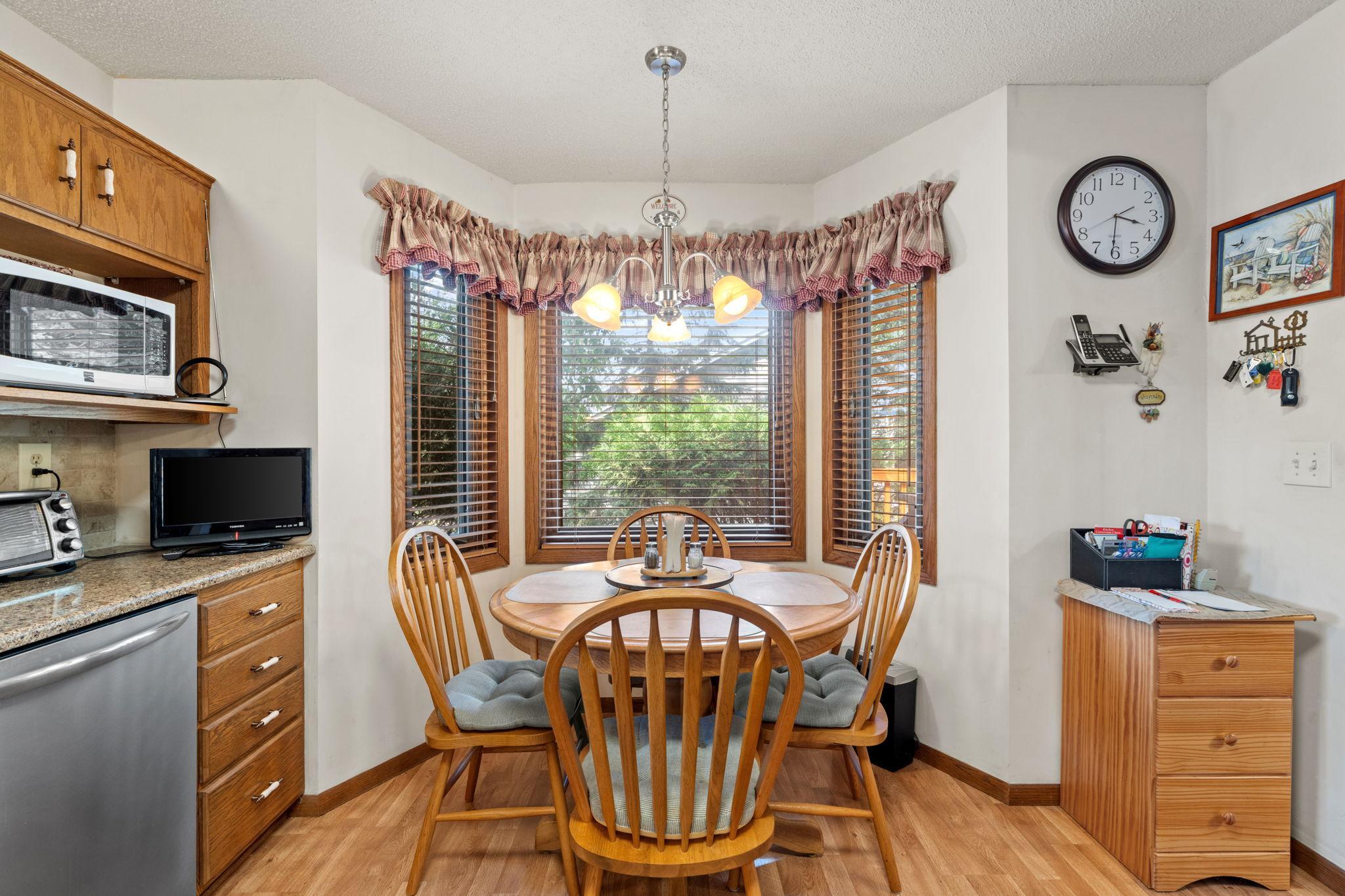 15-web-or-mls-13520 Havelock Trail-15.jpg