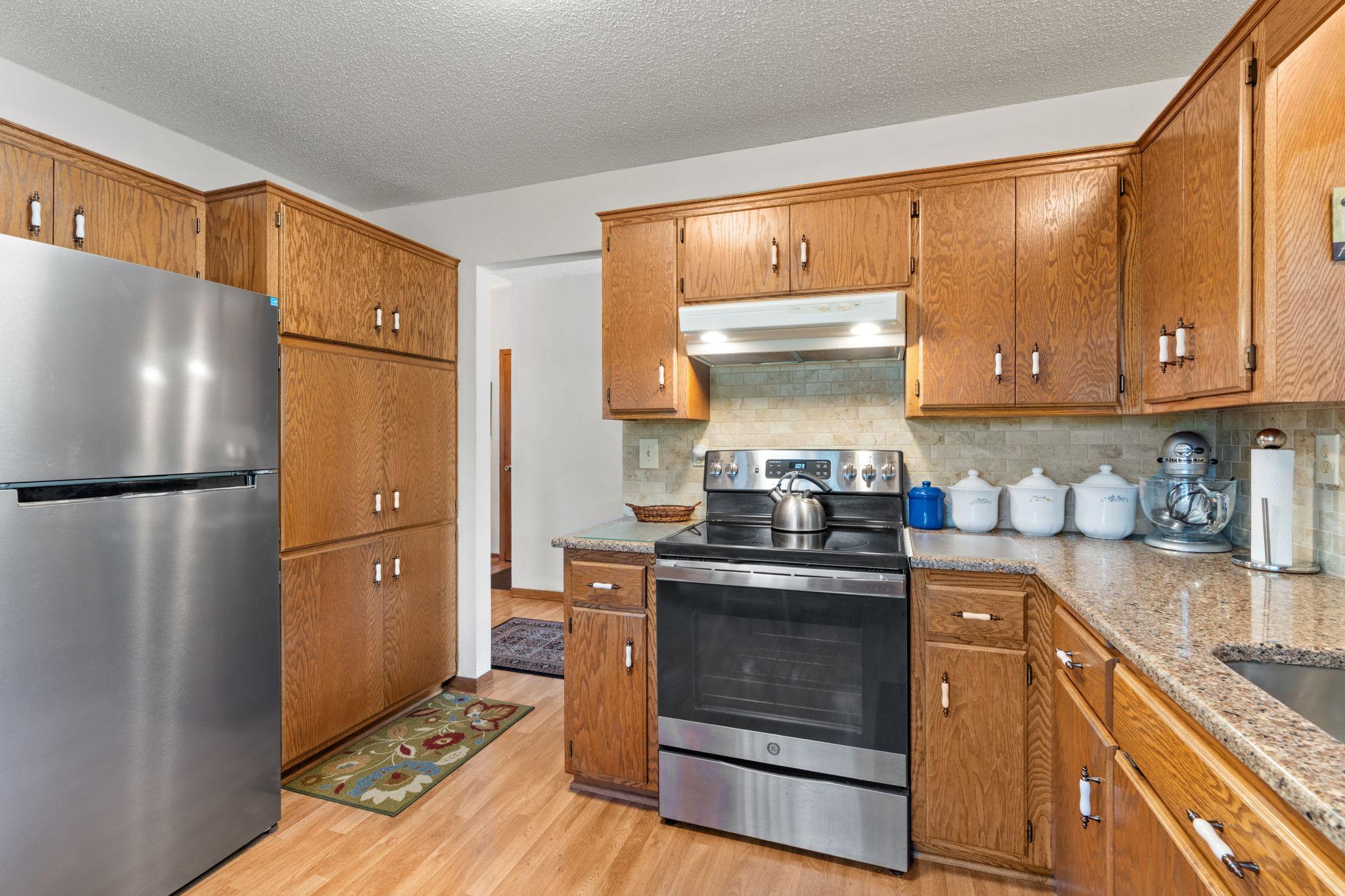 17-web-or-mls-13520 Havelock Trail-17.jpg