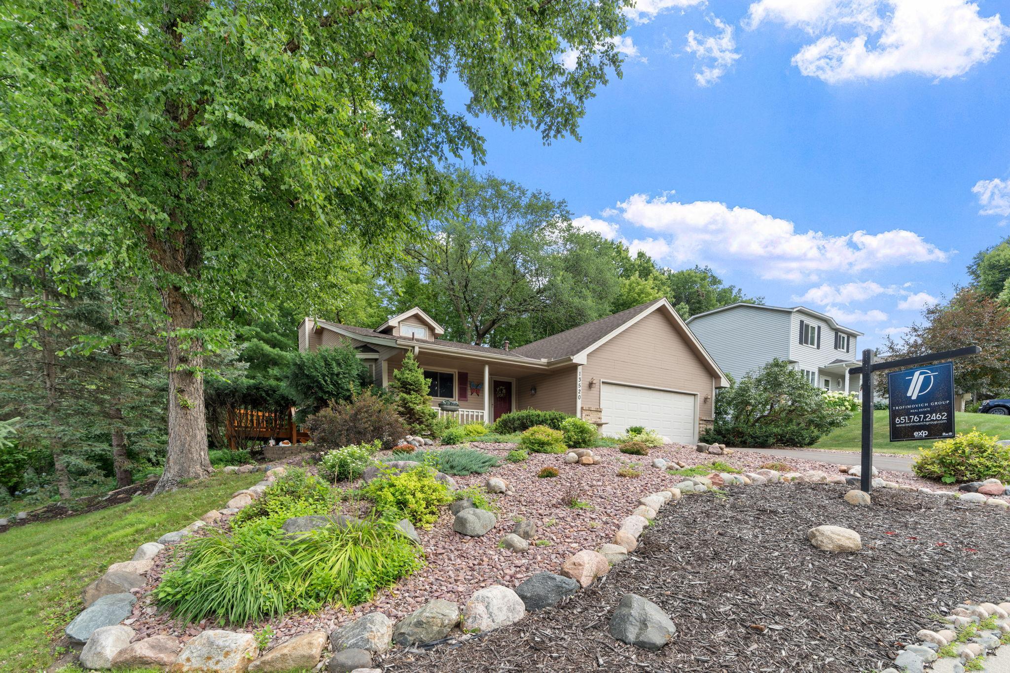 4-web-or-mls-13520 Havelock Trail-4.jpg