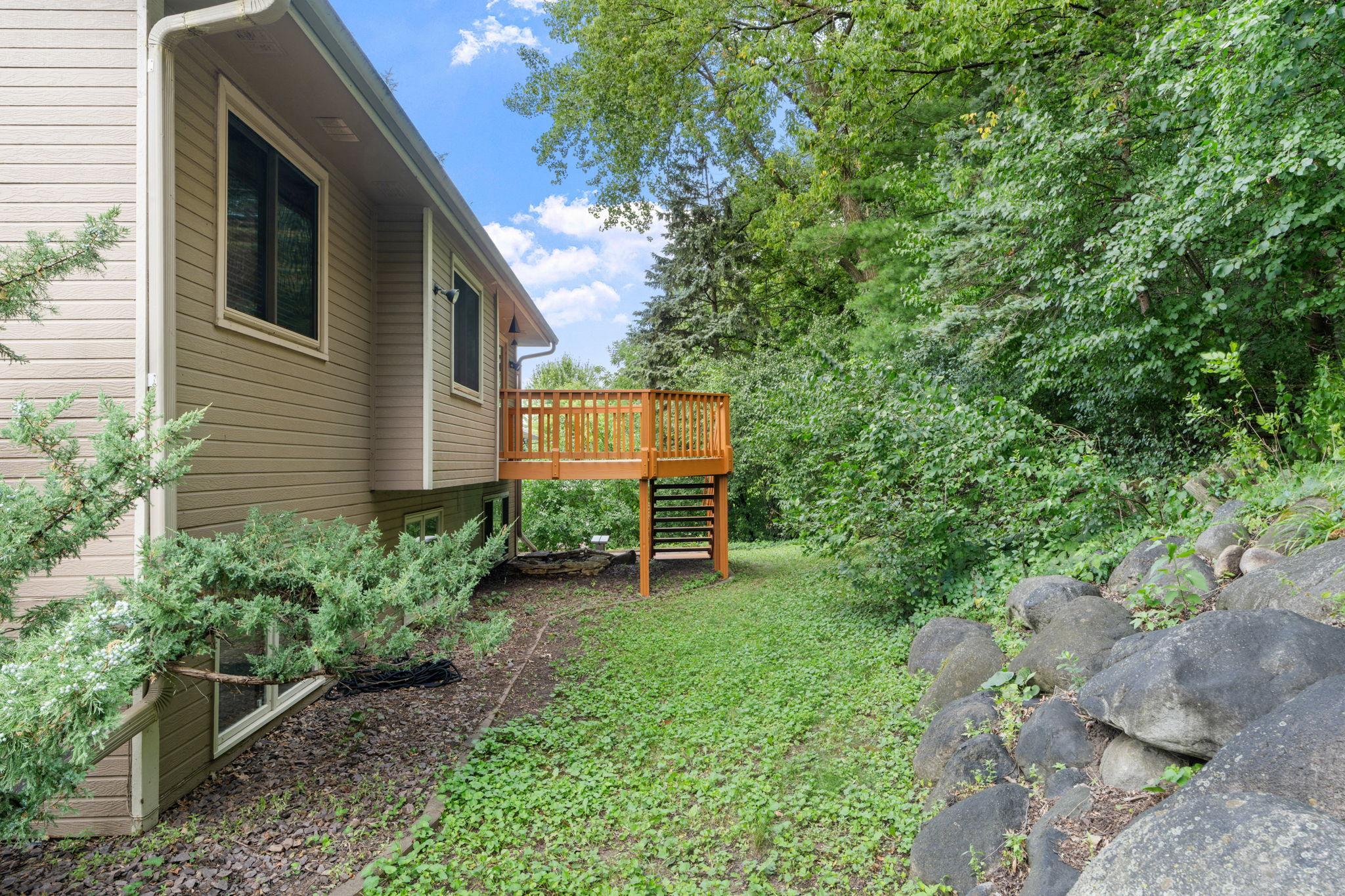 6-web-or-mls-13520 Havelock Trail-5.jpg