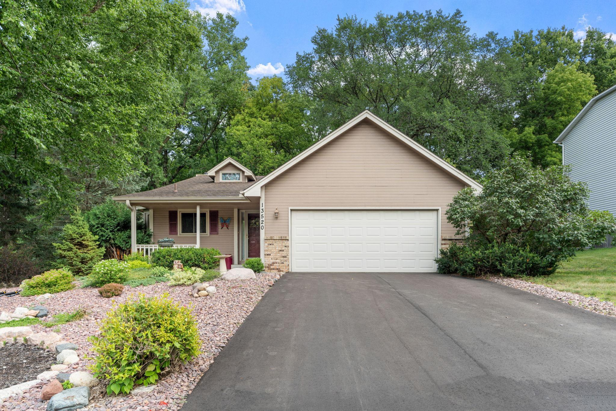 1-web-or-mls-13520 Havelock Trail-1.jpg