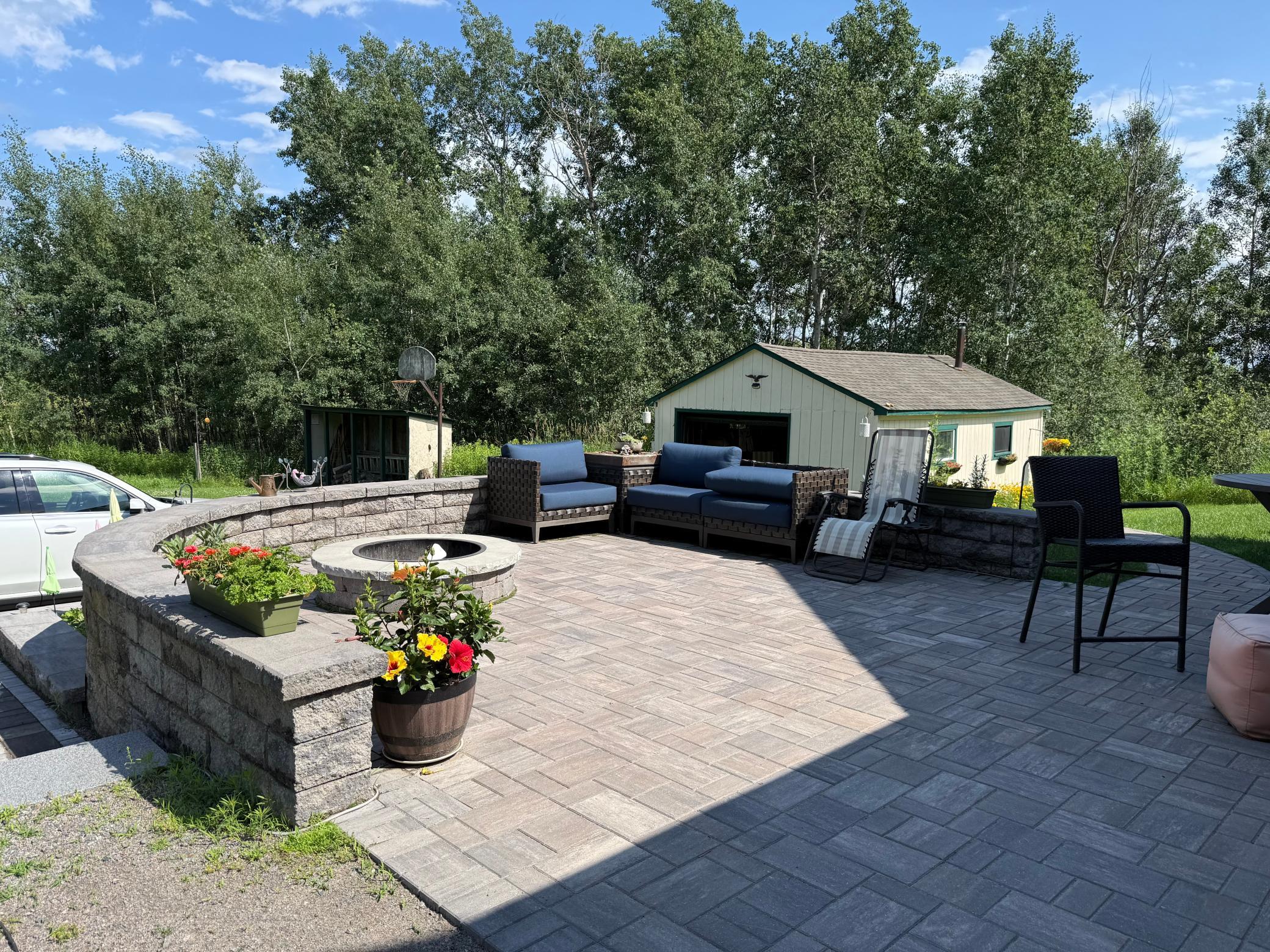 Enjoy autumn evenings around the firepit.