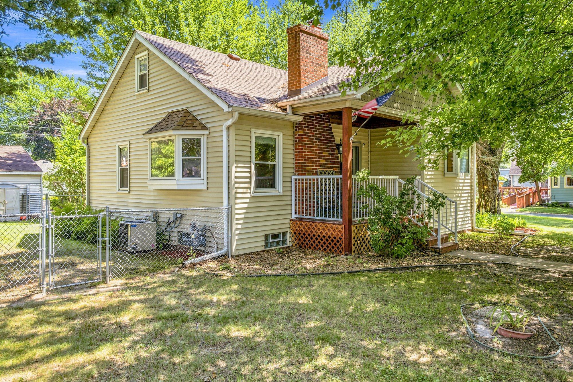 Welcome to 615 12th Avenue Northwest!