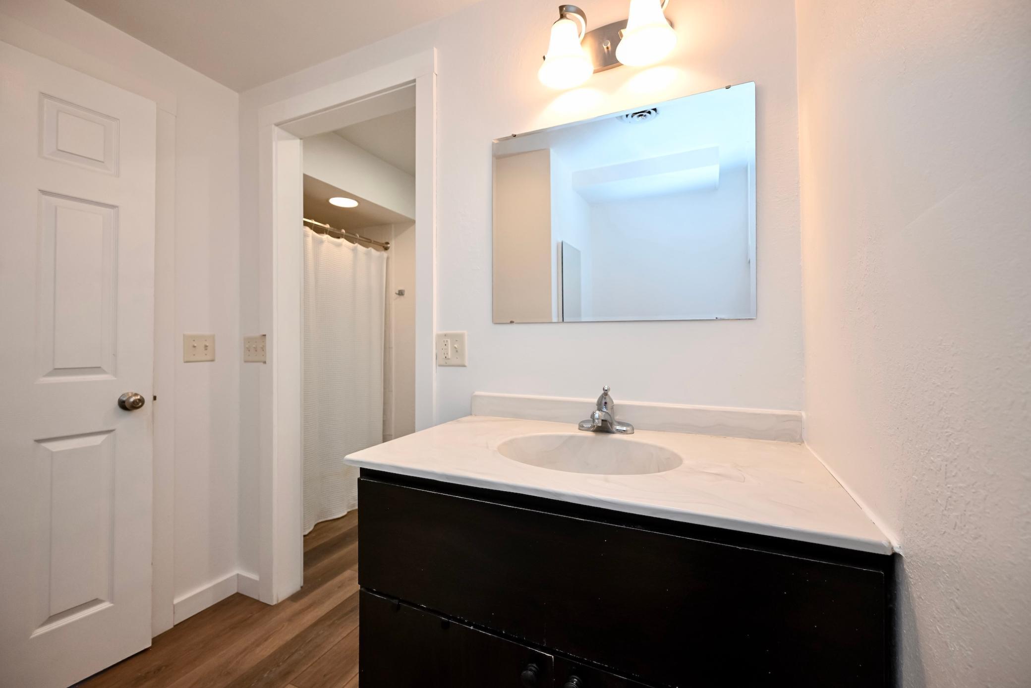 26 LL Bathroom I.jpg