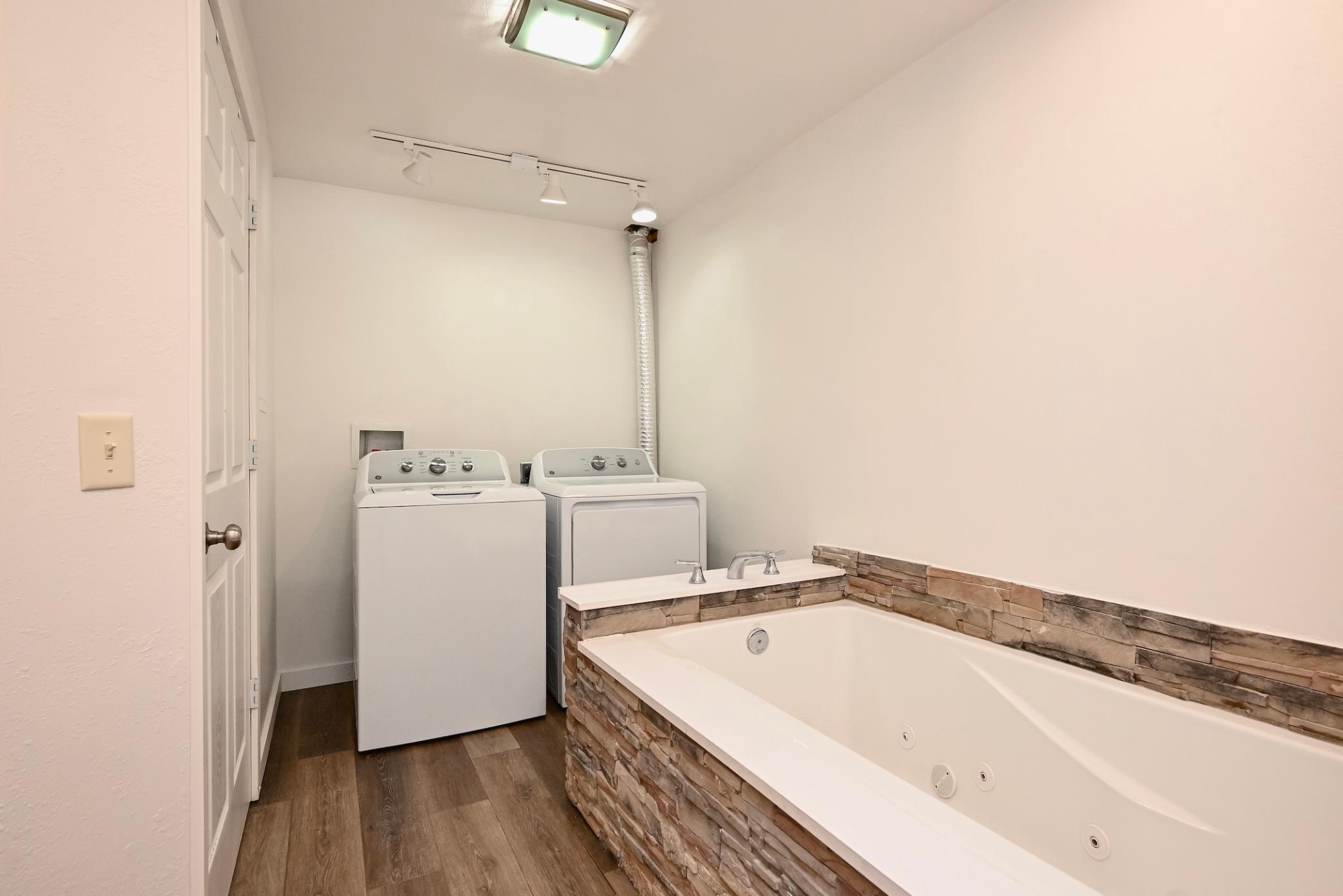 28 LL Laundry Area.jpg
