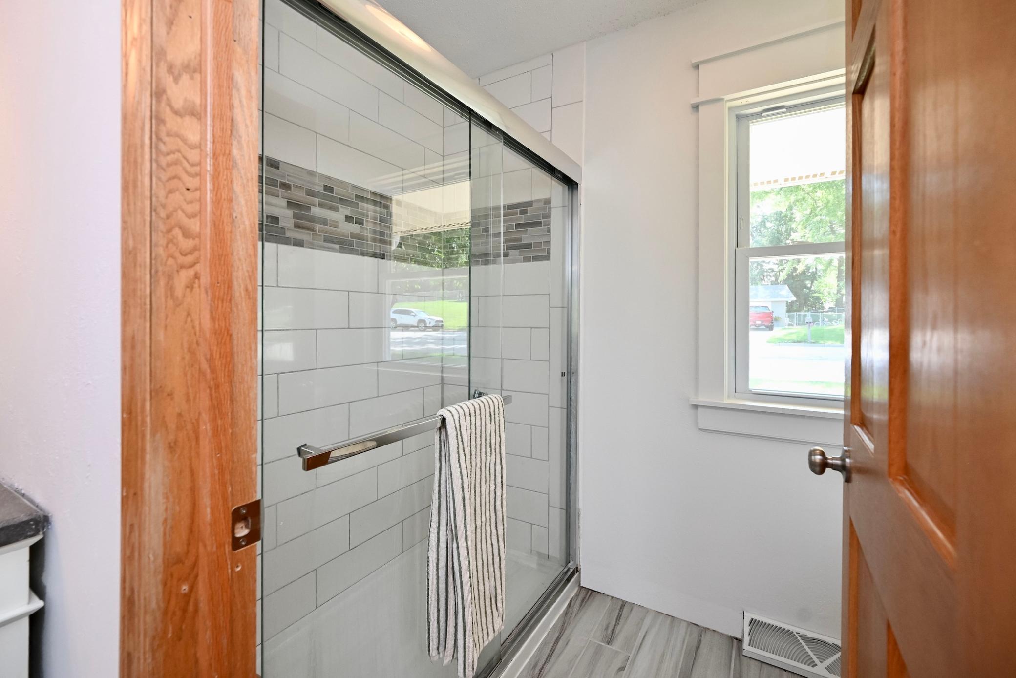 15 En Suite Bathroom II.jpg