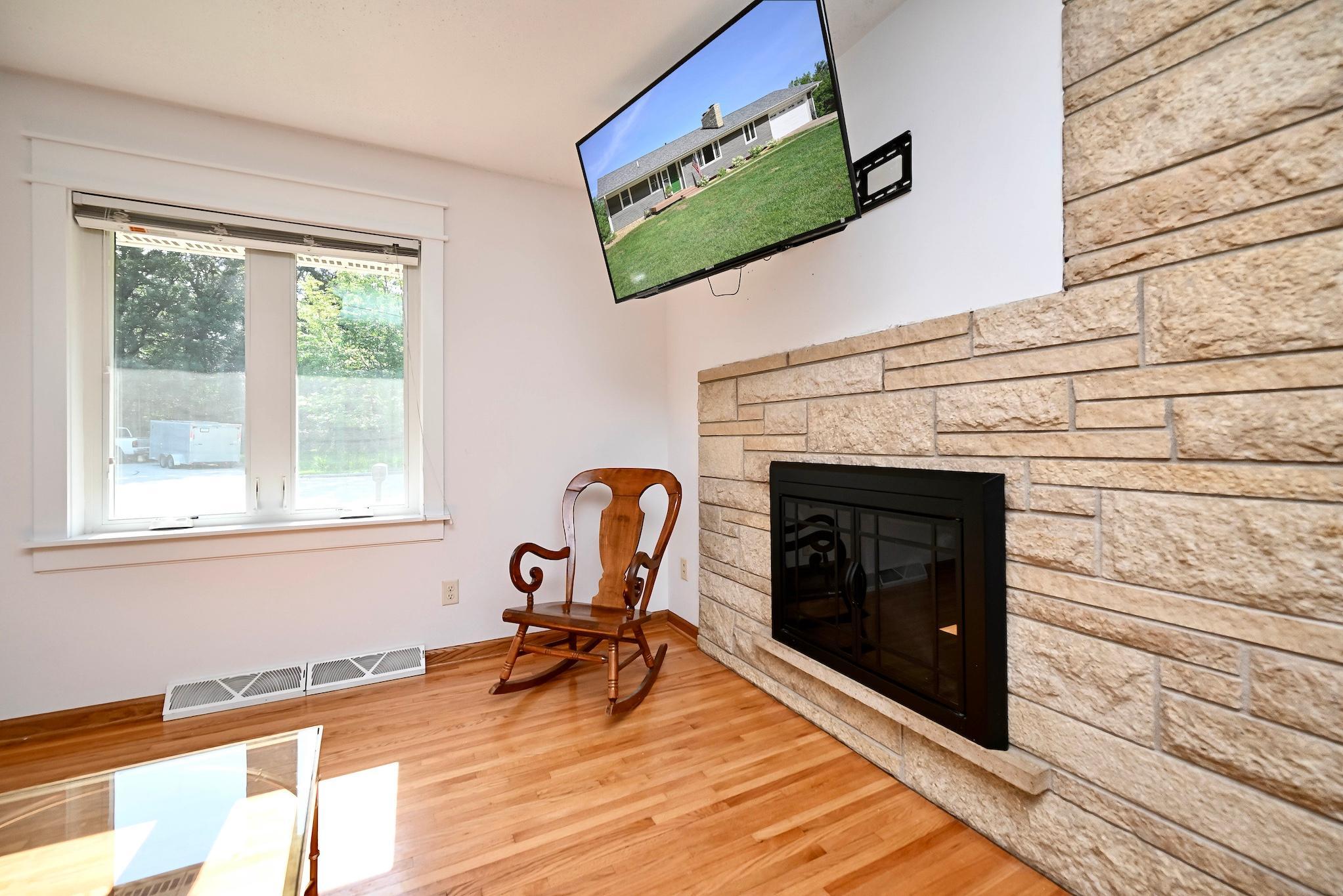 8 Living Rm Fireplace.jpg