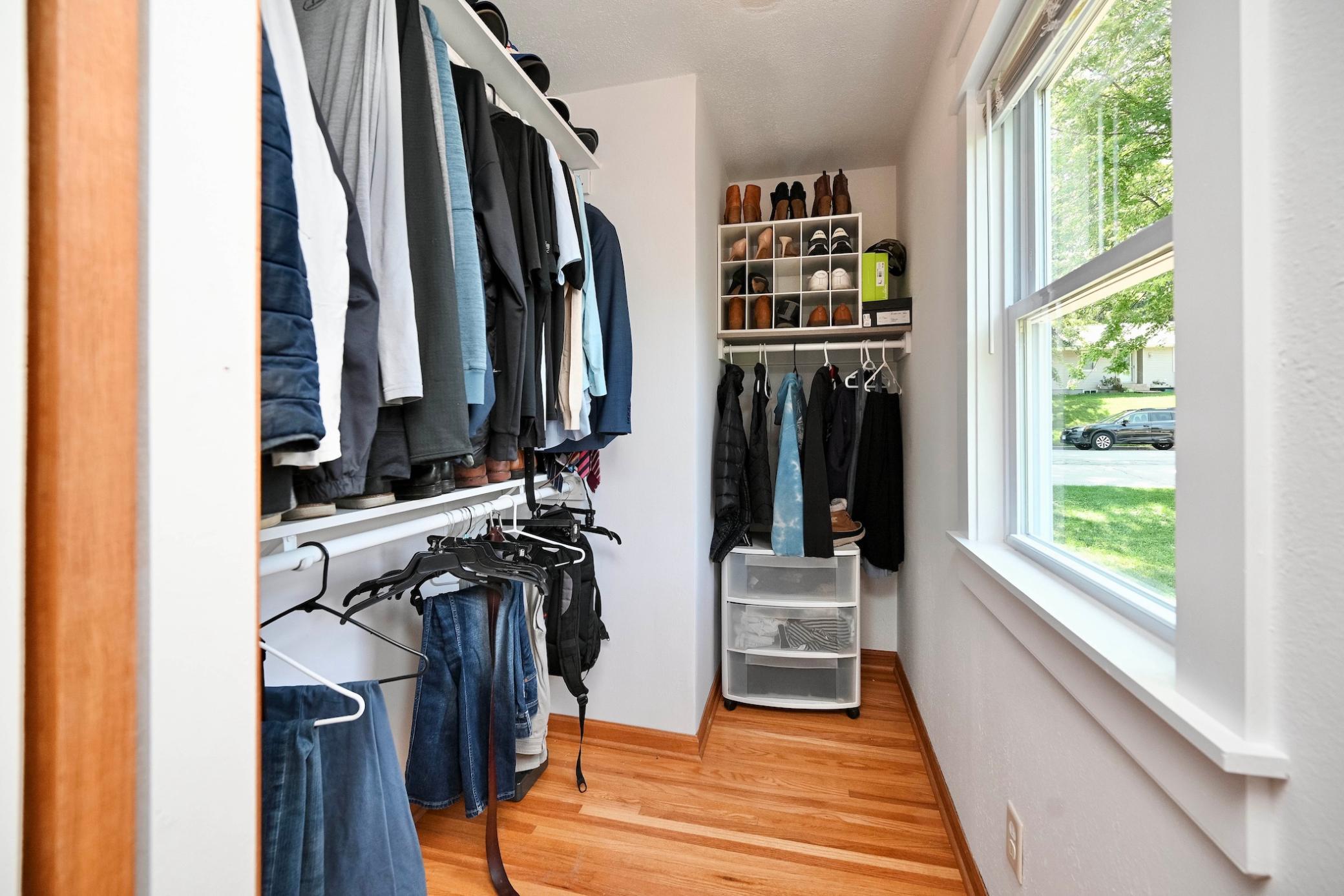 13 Primary Closet.jpg