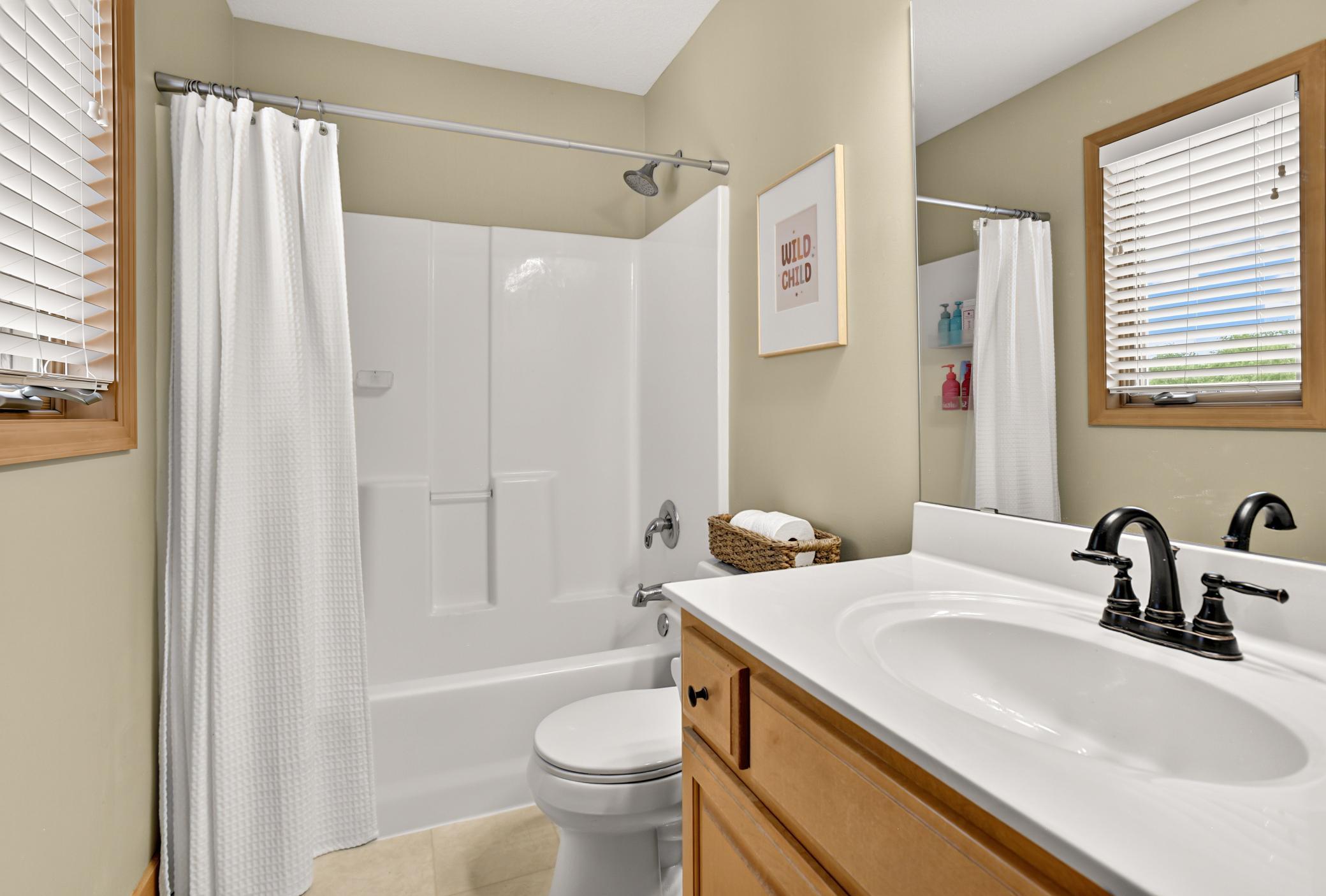 Upper Level Full Bath