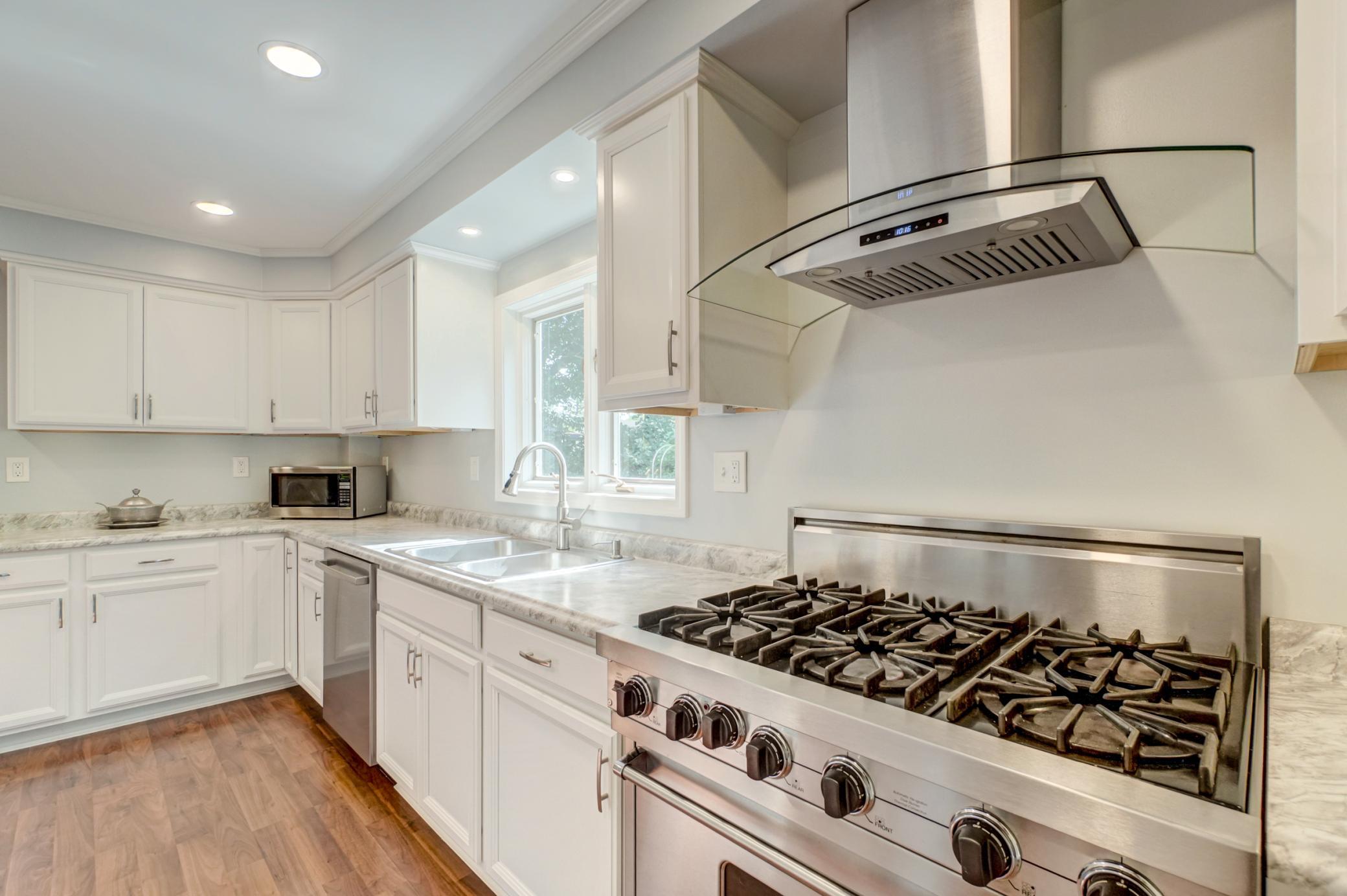 950 Juno Ave-31.jpg