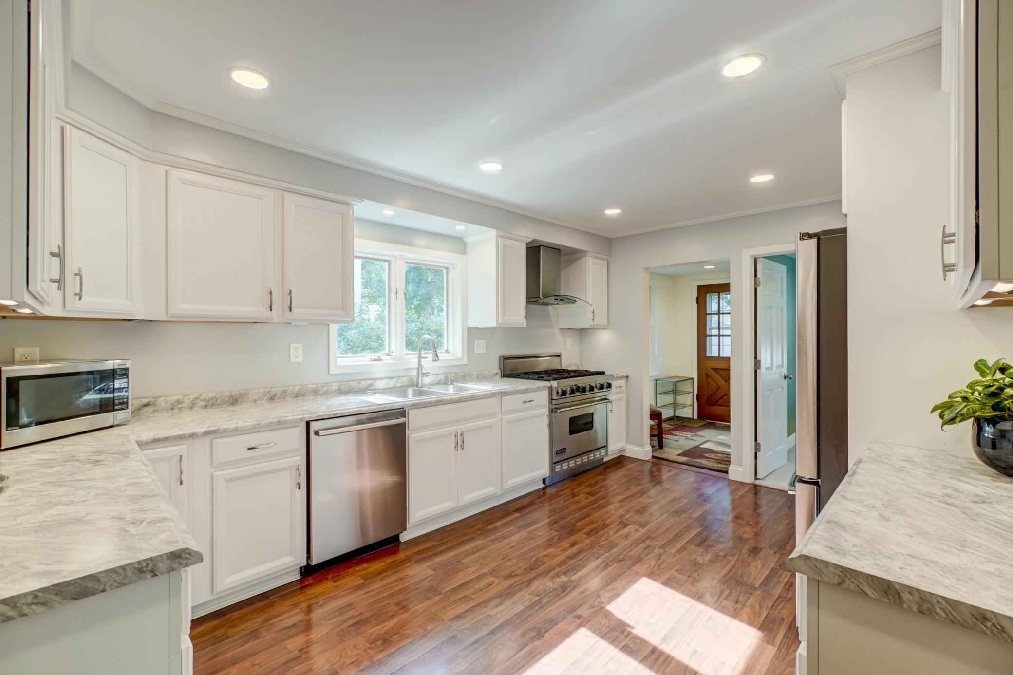 950 Juno Ave-26.jpg