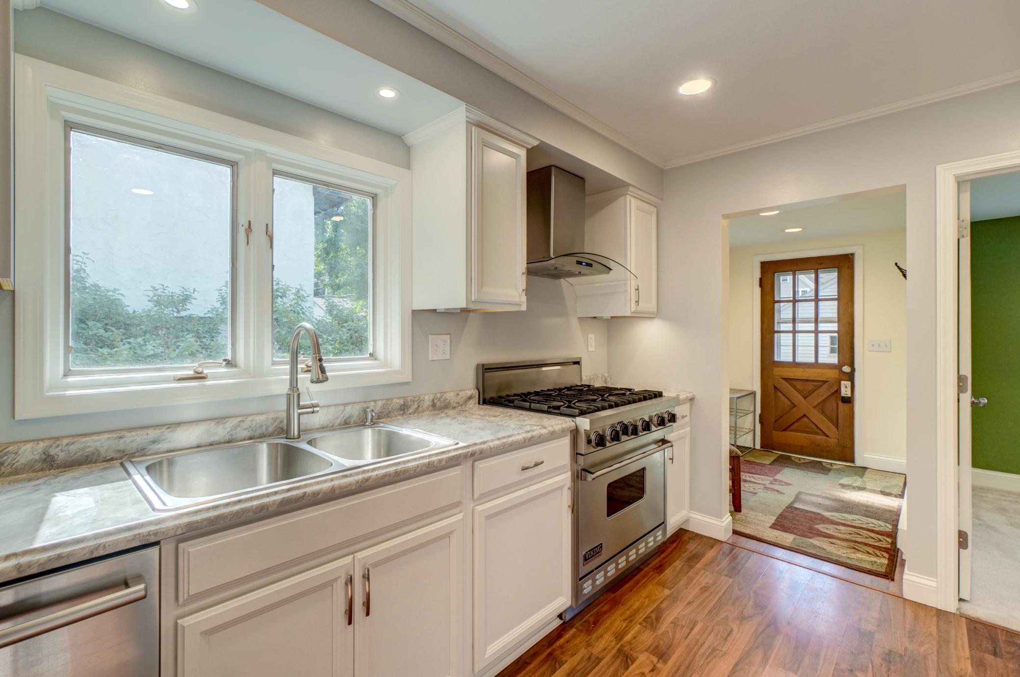 950 Juno Ave-34.jpg
