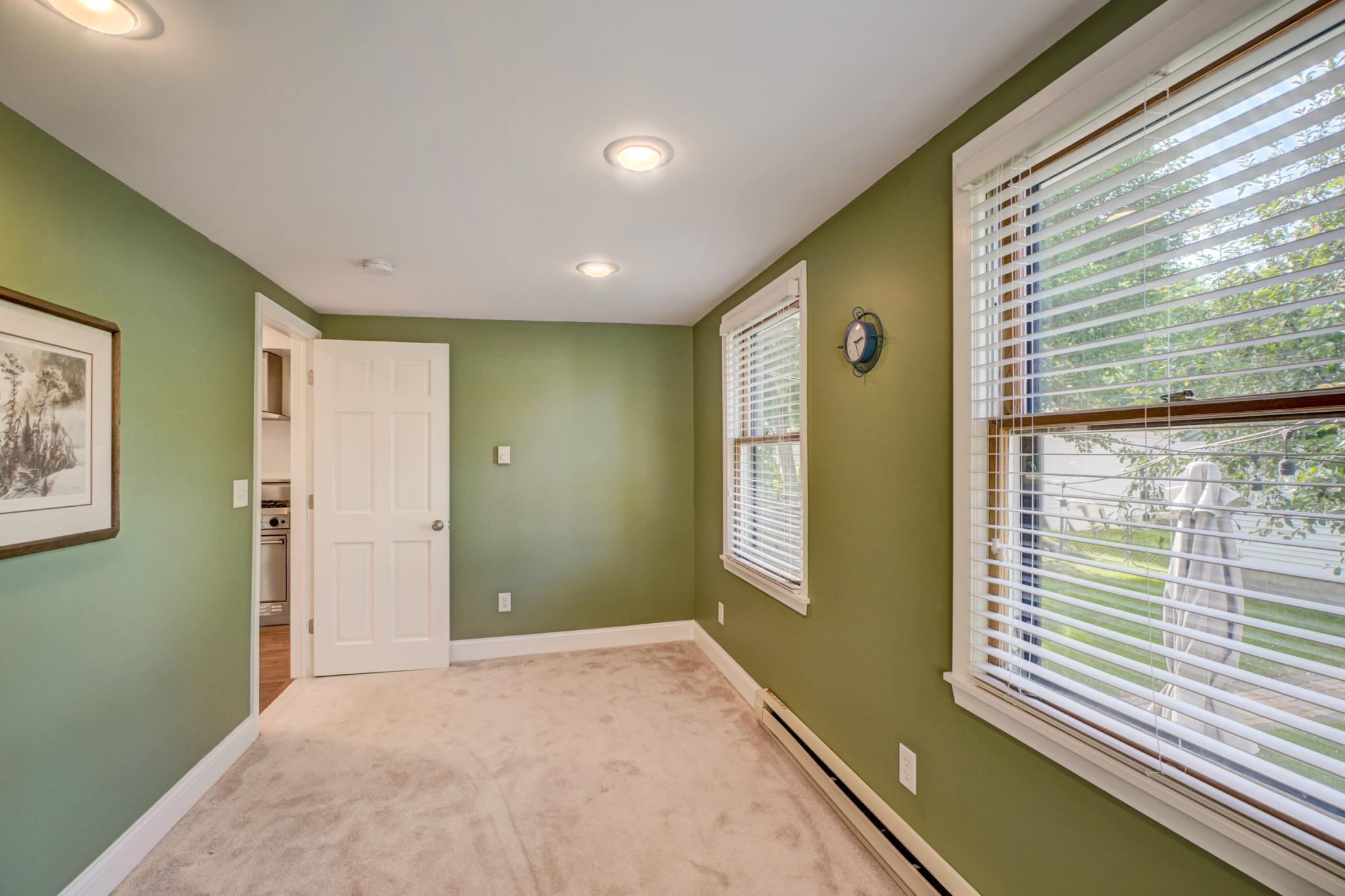950 Juno Ave-37.jpg