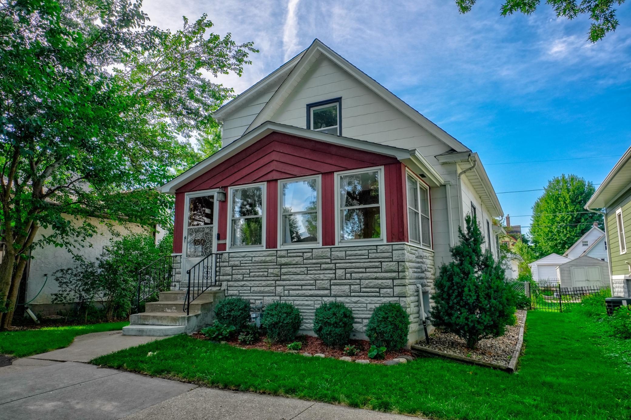 950 Juno Ave-5.jpg