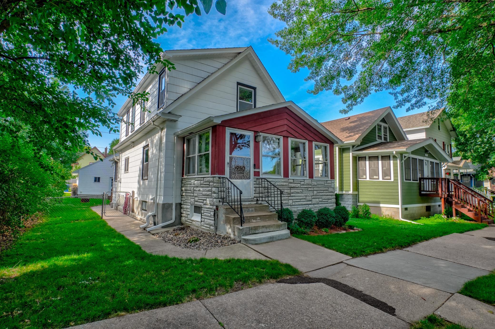 950 Juno Ave-2.jpg