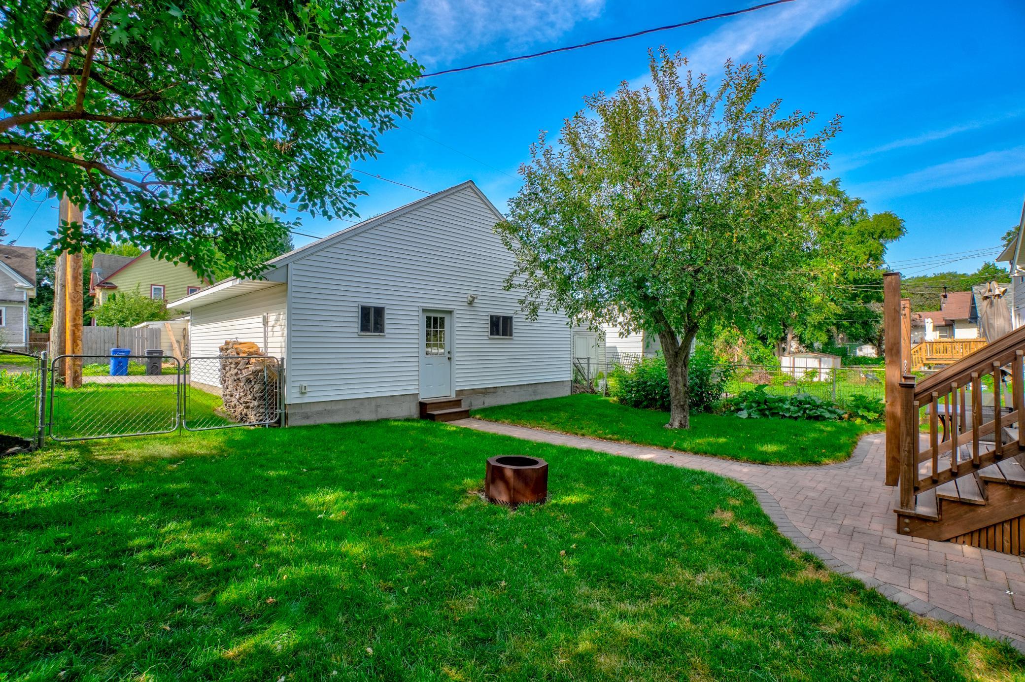 950 Juno Ave-62.jpg