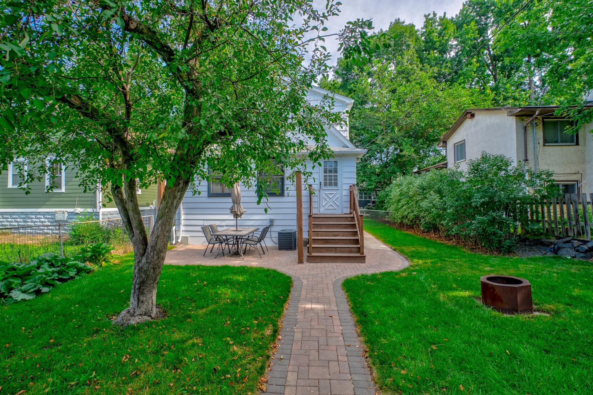 950 Juno Ave-54.jpg