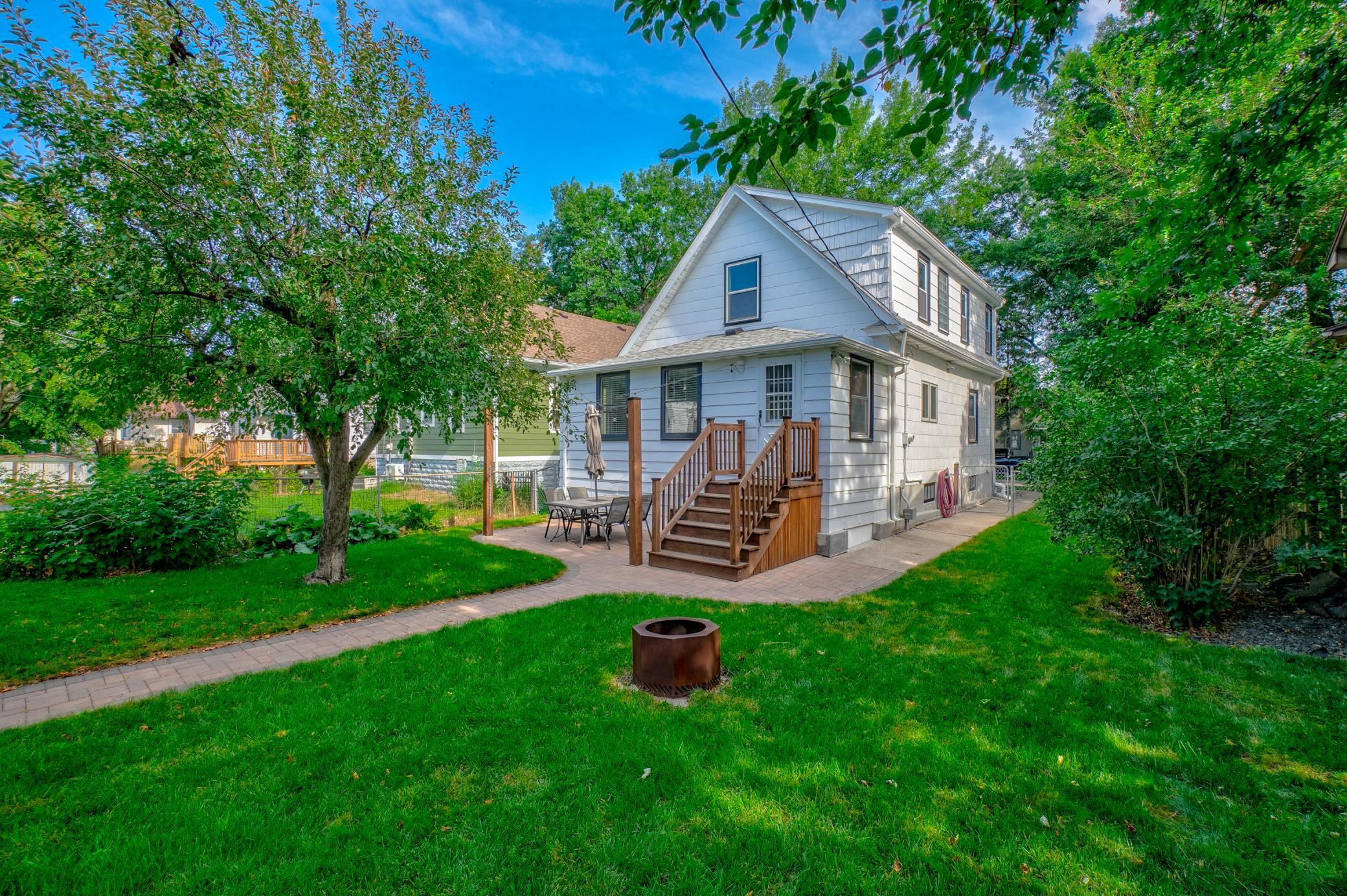 950 Juno Ave-51.jpg