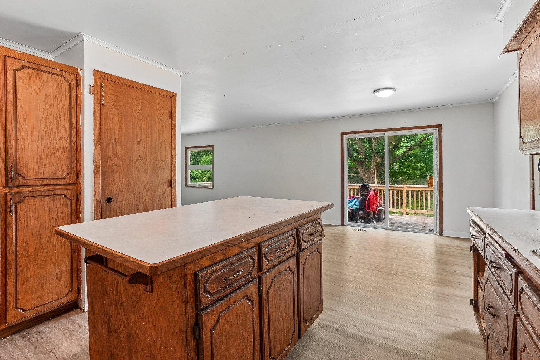 18-web-or-mls-Acacia Trl-S1607-018.jpg