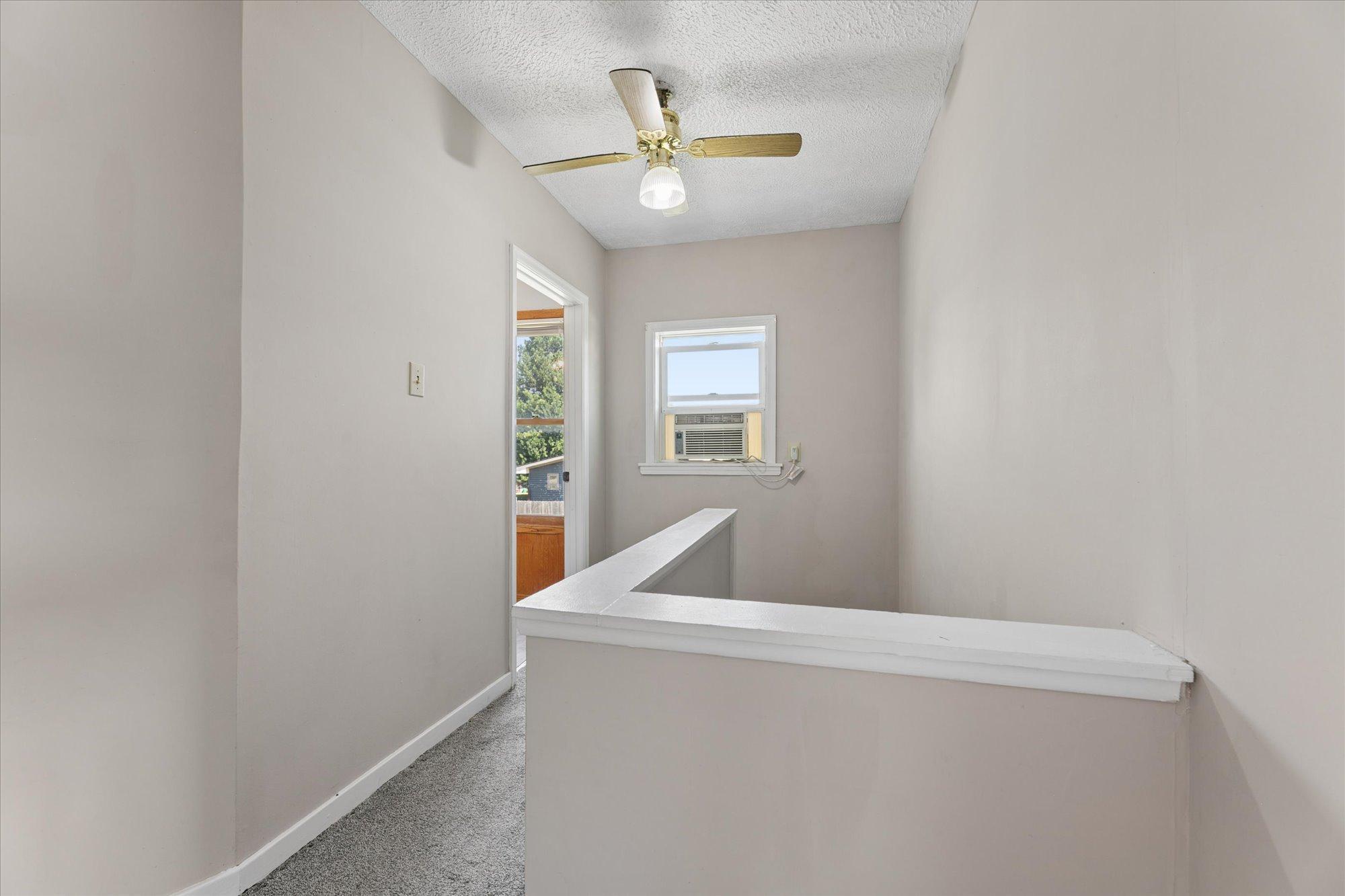 Upper level Stairwell/Hallway
