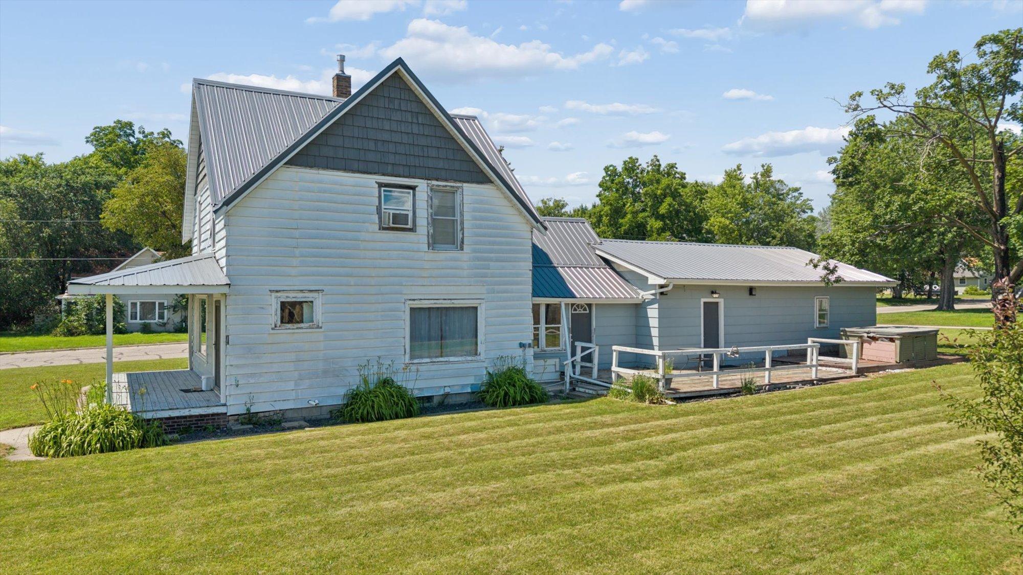 Large side decks