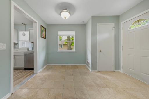 9043 13th Avenue S, Bloomington, MN 55425