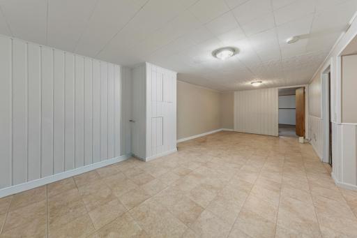 9043 13th Avenue S, Bloomington, MN 55425