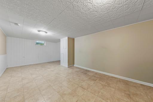 9043 13th Avenue S, Bloomington, MN 55425
