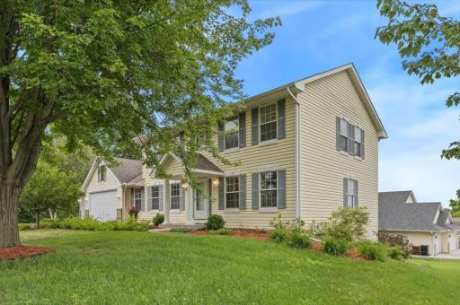 931 Sterling Street S, Maplewood, MN 55119